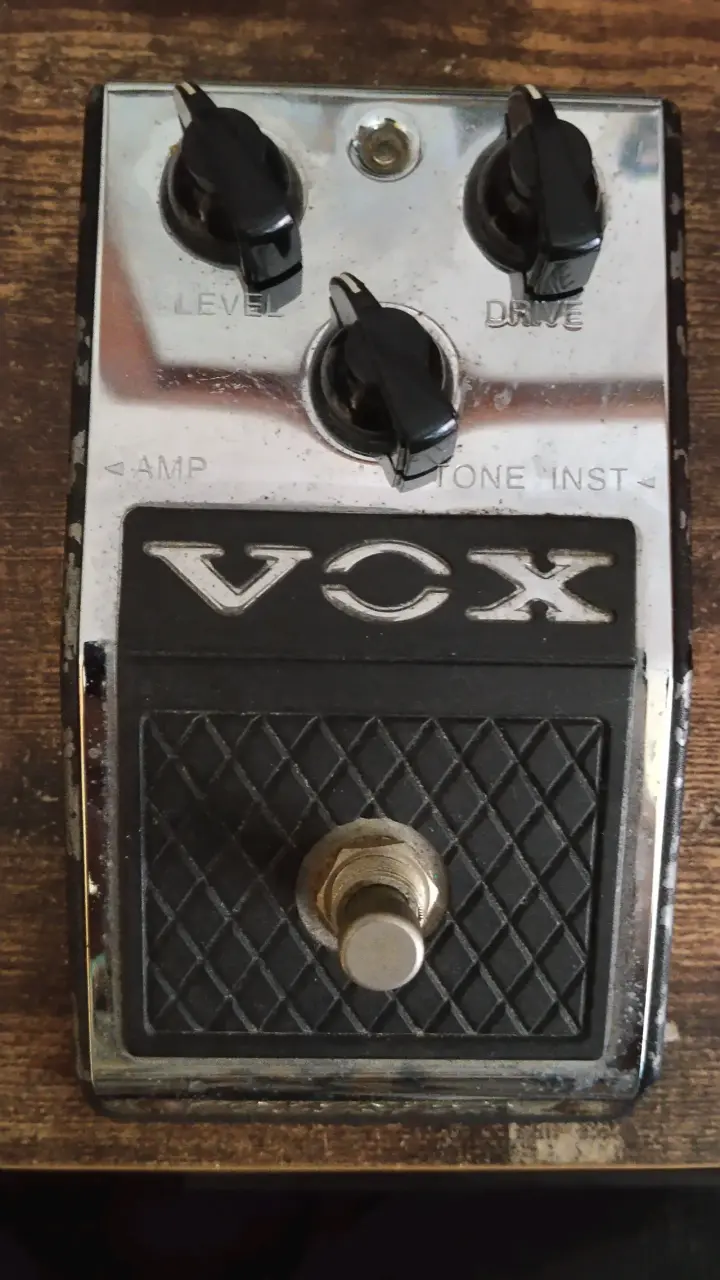 Pedal de distorsión Vox con booster - 2