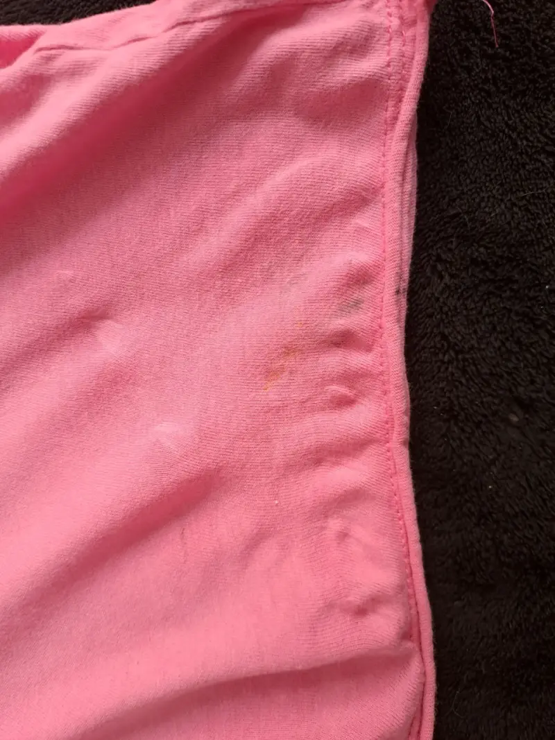 Polera corta rosa con diseño - 3