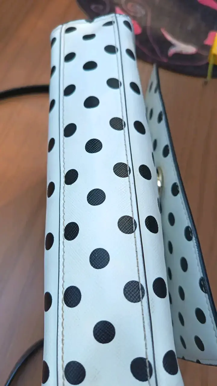 Cartera Kate Spade de Lunares en Blanco y Negro - 4