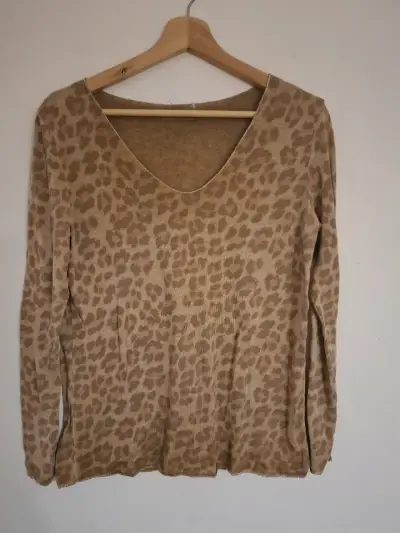 Suéter de mujer con estampado animal print - miniatura 2