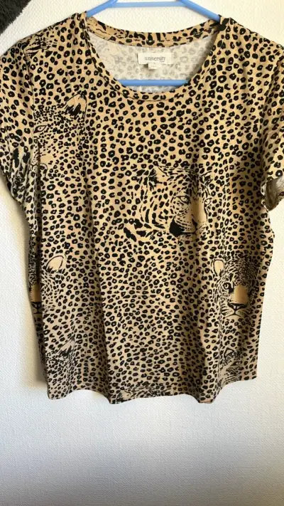 Polera estampada de leopardo University Club - miniatura 1