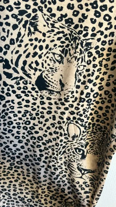 Polera estampada de leopardo University Club - miniatura 2