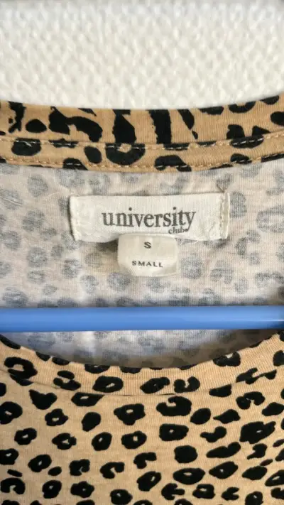 Polera estampada de leopardo University Club - miniatura 3