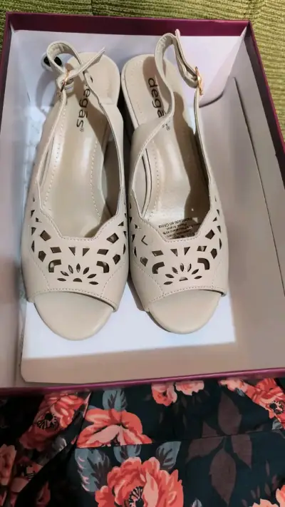 Sandalias de Cuero Beige con Tacón Degas - miniatura 1
