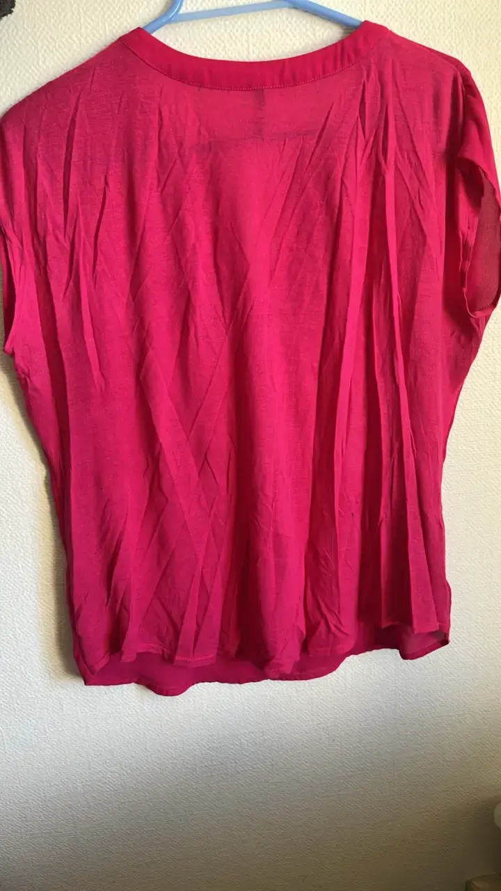 Blusa fucsia con bolsillos delanteros - 4
