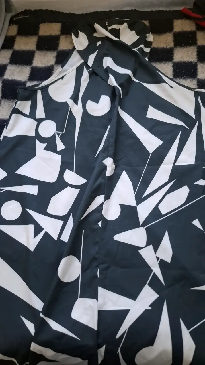 Vestido estampado geométrico blanco y verde
