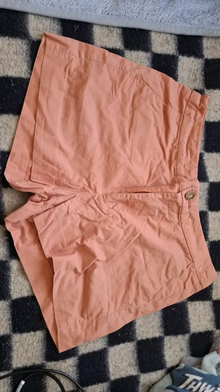Shorts de mujer color salmón
