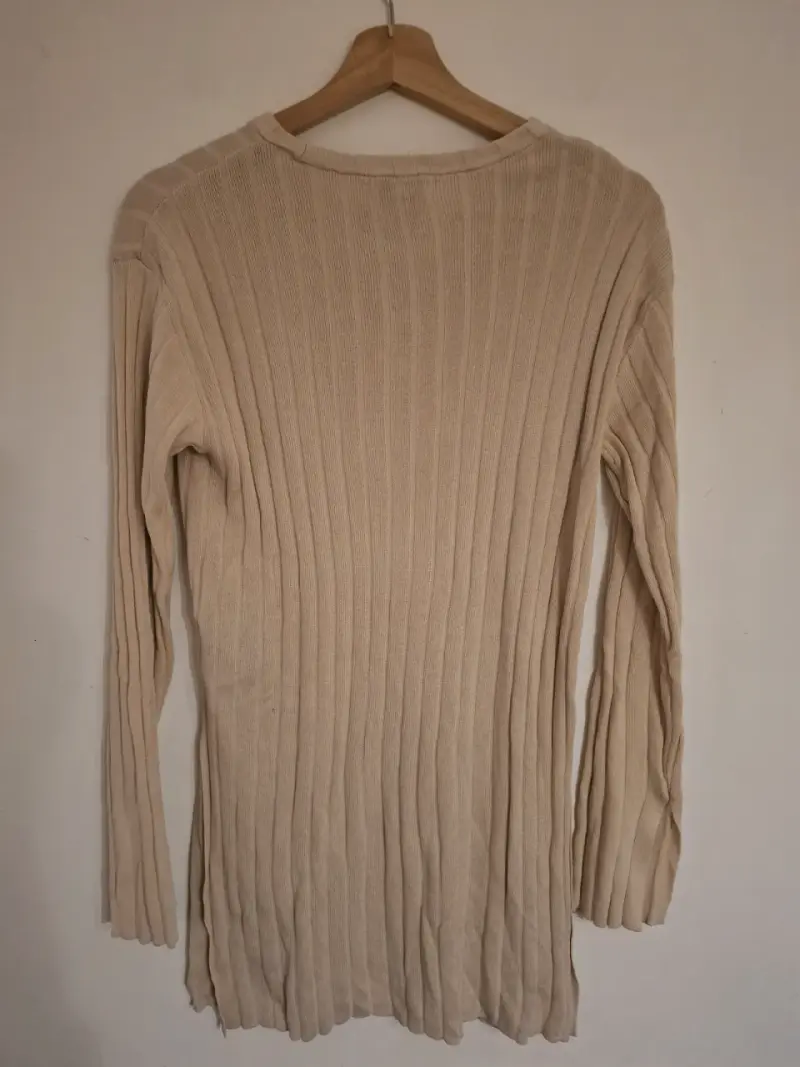 Suéter largo de punto beige para mujer - 3