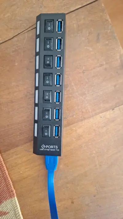 Hub USB 3.0 con 7 puertos y switches individuales - miniatura 1