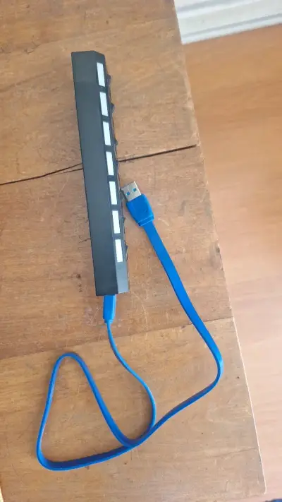 Hub USB 3.0 con 7 puertos y switches individuales - miniatura 2