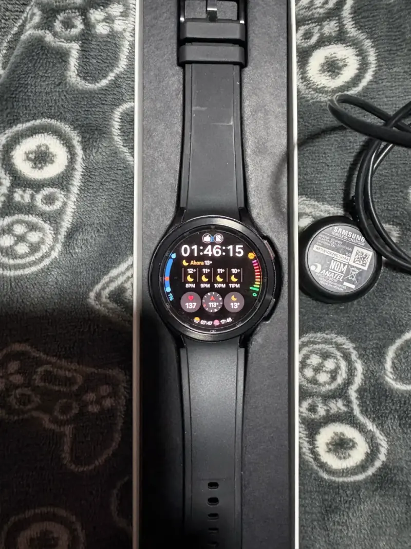 Samsung Galaxy Watch4 Classic Negro con Cargador - 1
