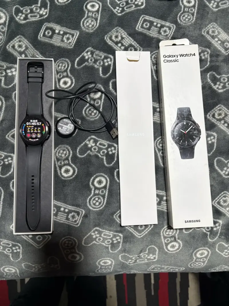 Samsung Galaxy Watch4 Classic Negro con Cargador - 3