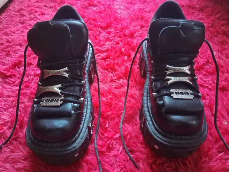 Botas de plataforma negras estilo gótico - 4