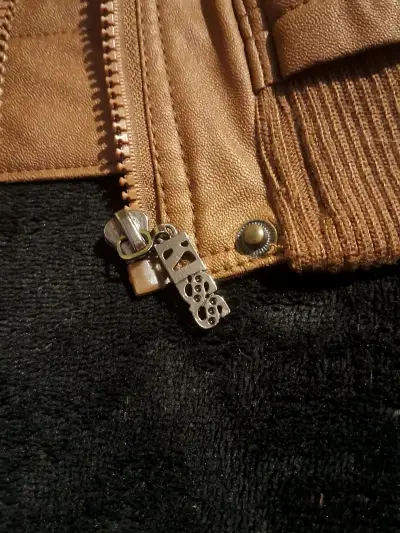 Chaqueta de cuerina marrón D&G para mujer corta - miniatura 4
