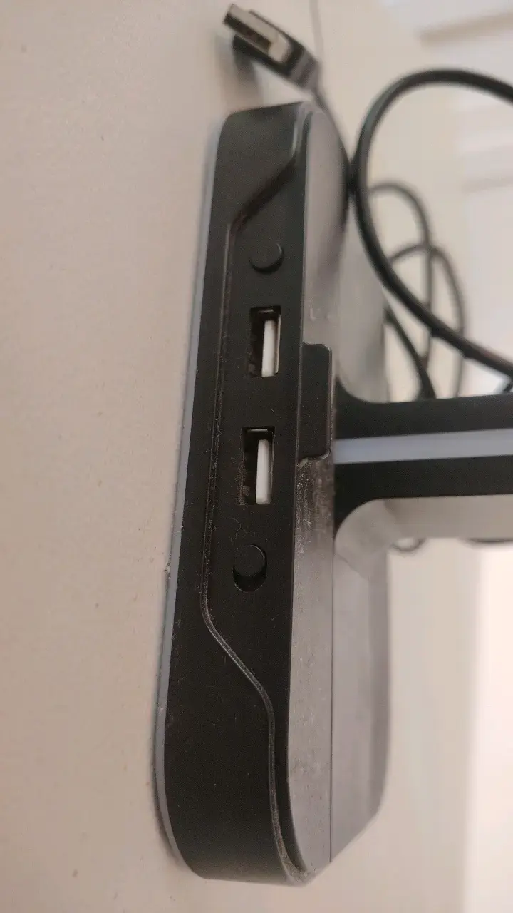 Soporte para audífonos RGB Havit con USB - 3