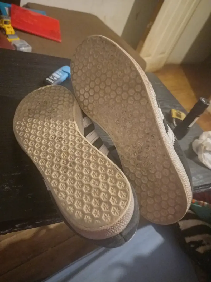 Zapatillas deportivas de cueroAdidas negras usadas - 3