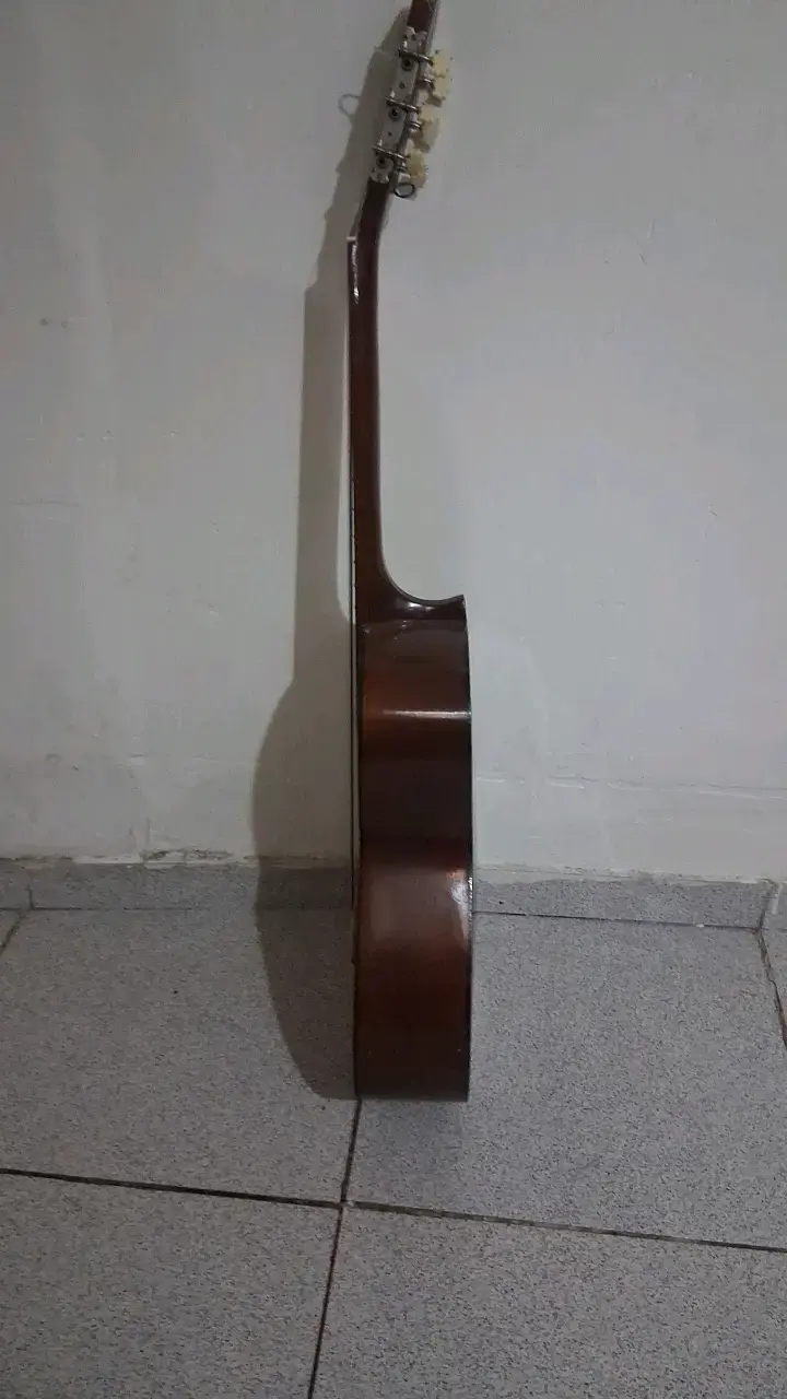 Guitarra acústica clásica de madera - 3