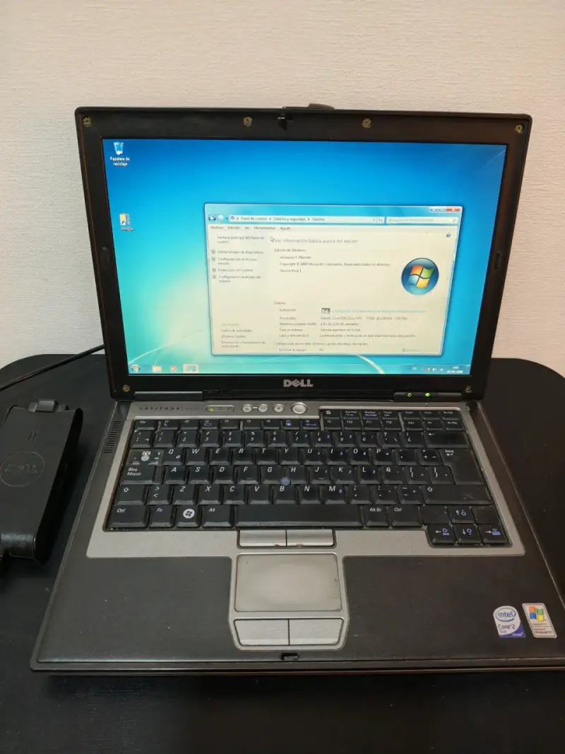Laptop Dell Latitude D630 con Intel Core 2 Duo - 1