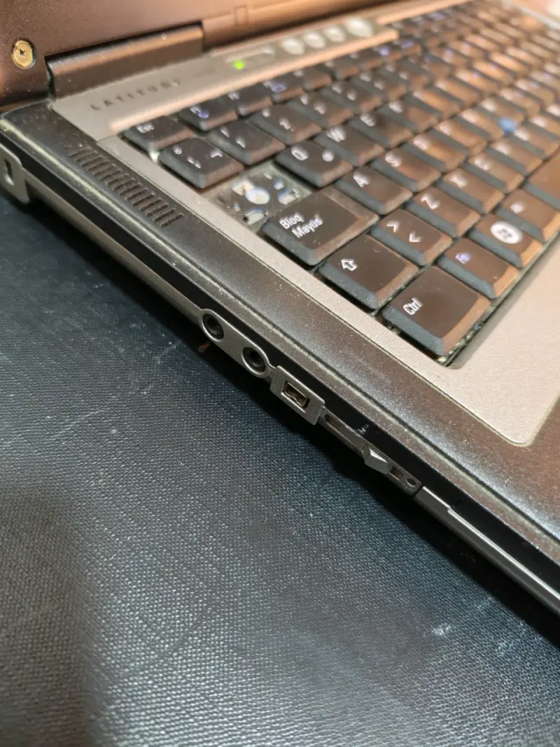 Laptop Dell Latitude D630 con Intel Core 2 Duo - 4