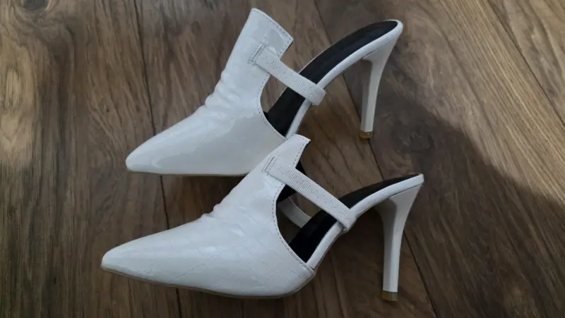Zapatos de tacón alto blancos elegantes - 1