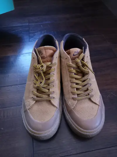 Zapatillas Nike SB Blazer Chukka color beige - miniatura 1