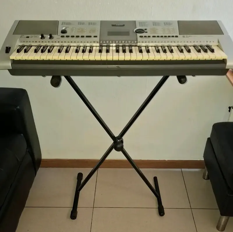 Teclado Yamaha PSR-E403 con pantalla LCD - 5