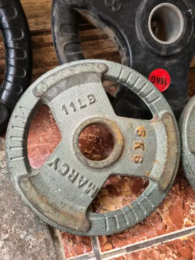 Discos de pesas Marcy y BKG de 5 kg y 15 kg - miniatura 3