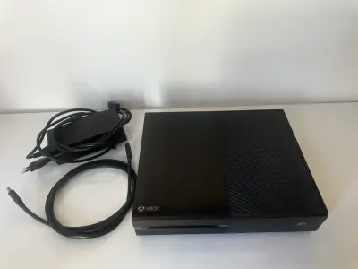 Consola Xbox One con cables incluidos - miniatura 3