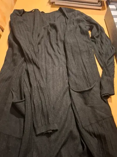 Cárdigan largo negro de punto para mujer - miniatura 2