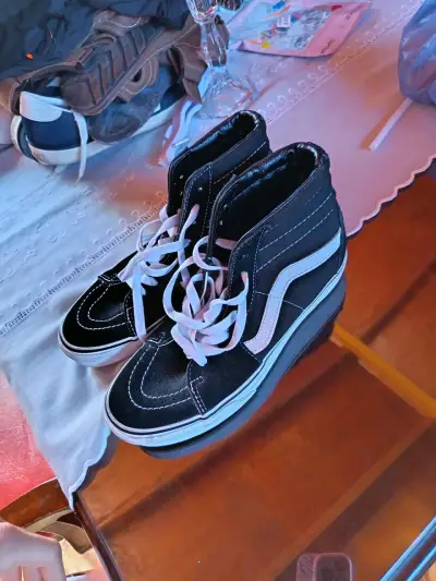 Zapatillas negras de caña alta Vans - miniatura 2