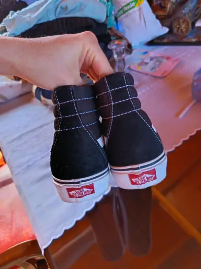 Zapatillas negras de caña alta Vans - miniatura 3