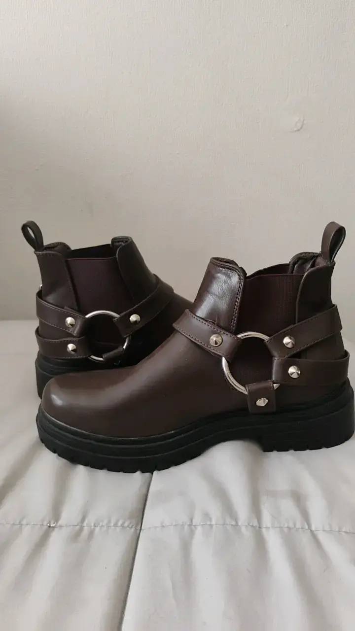 Botines de cuero marrón con hebillas - 5