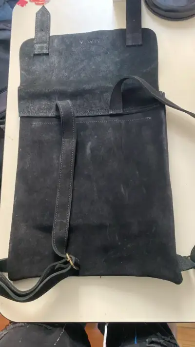 Mochila de cuero negra con hebillas - miniatura 4