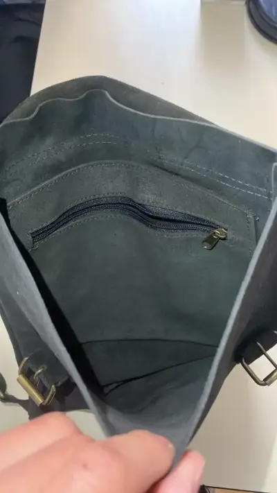 Mochila de cuero negra con hebillas - miniatura 5