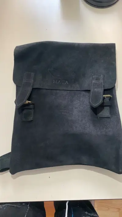 Mochila de cuero negra con hebillas - miniatura 6