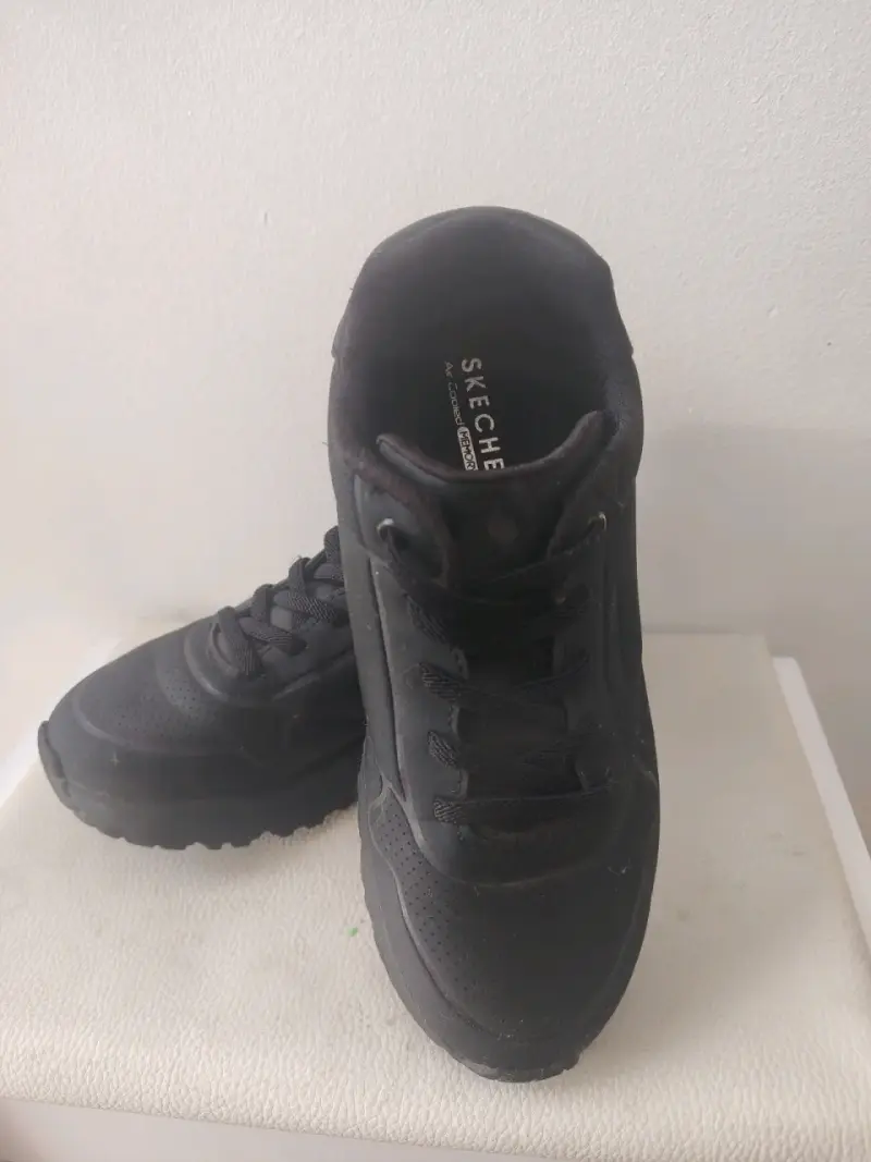 Zapatillas negras Skechers para niña - 1