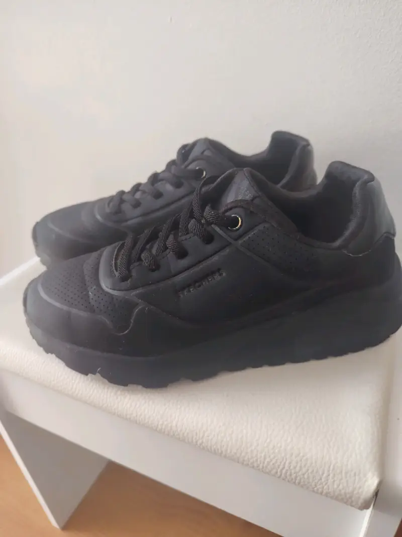 Zapatillas negras Skechers para niña - 2