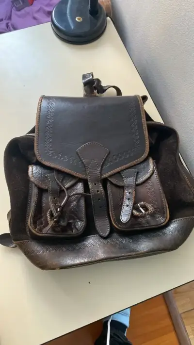 Mochila de cuero vintage marrón - miniatura 1