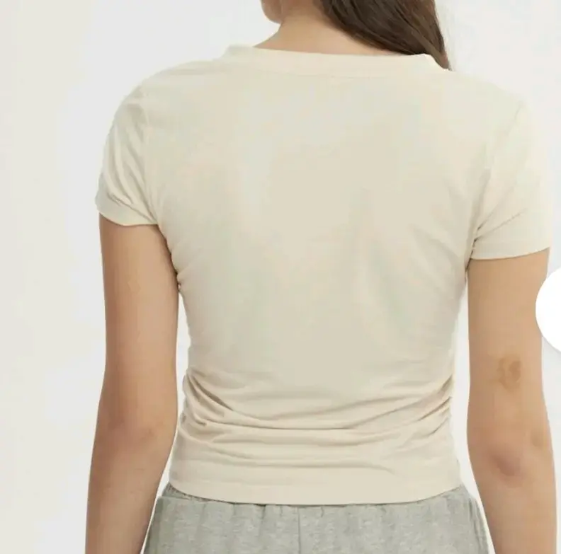 Polera Beige de Mujer Cuello V - 3