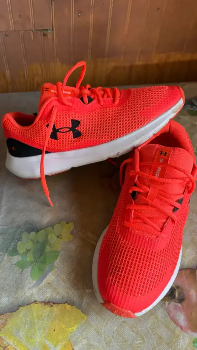 Zapatillas deportivas Under Armour rojas - miniatura 2