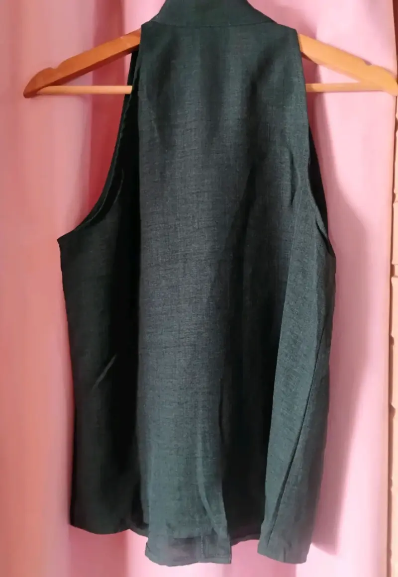 Blusa sin mangas verde para mujer - 2