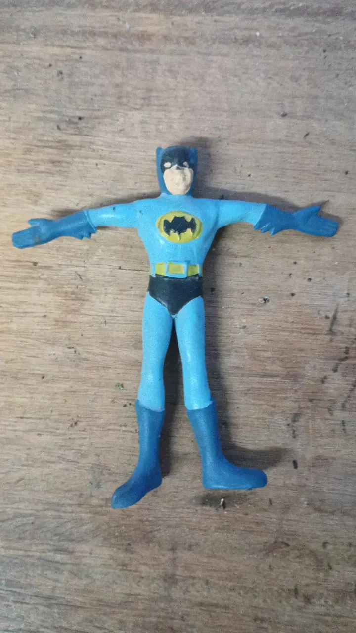 Figura de acción de superhéroe azul - 1
