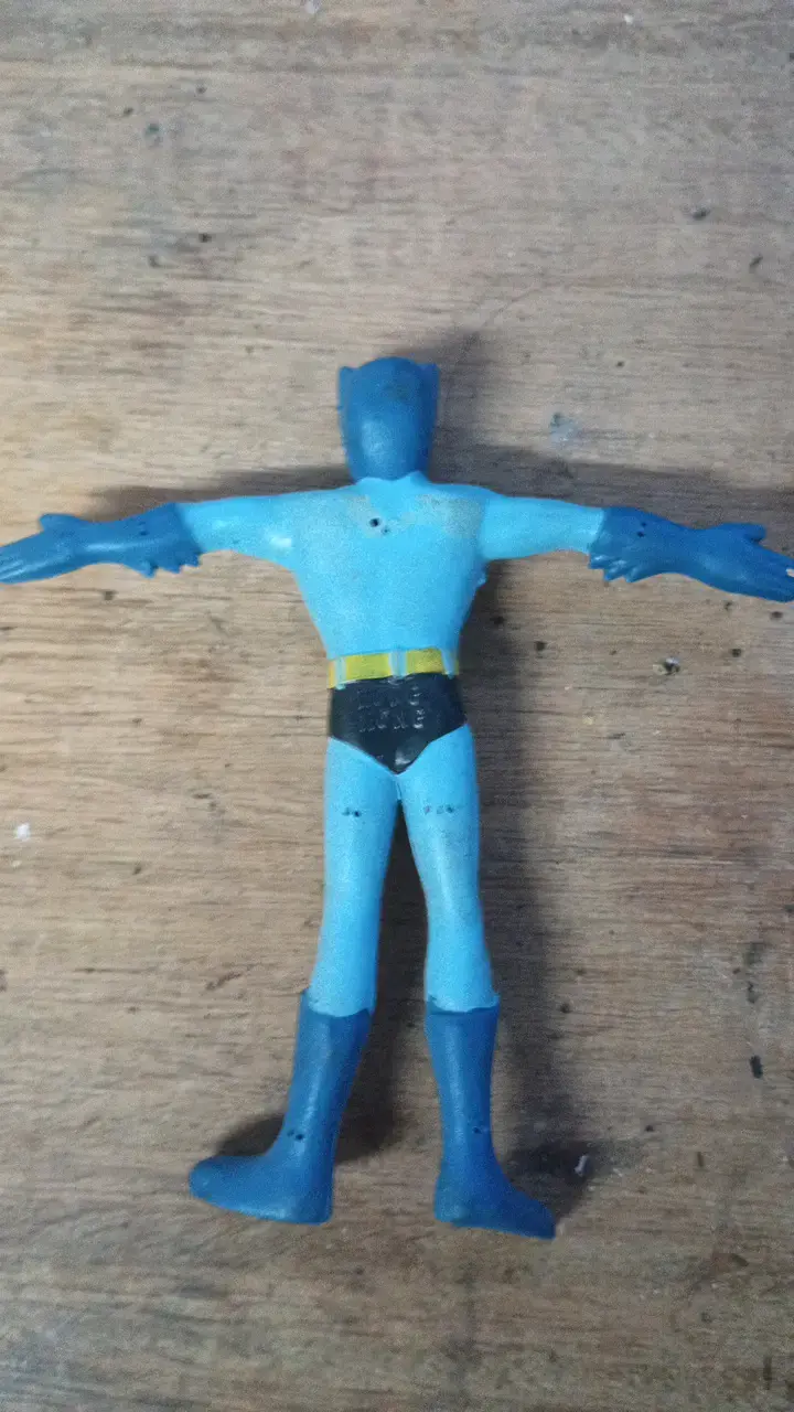 Figura de acción de superhéroe azul - 2