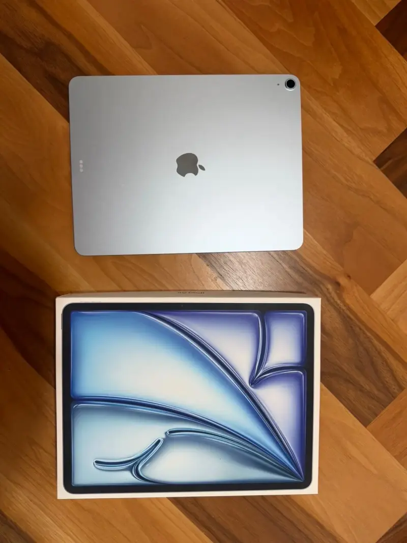 iPad Air 7ma generación 2025 M3 128Gb 13” - 1