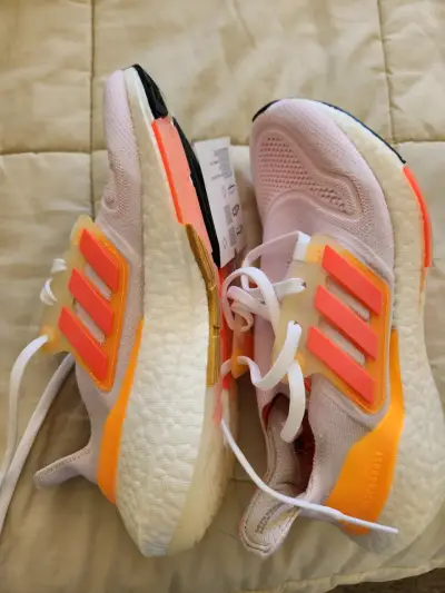 Zapatillas Adidas Ultraboost 22 Mujer Blancas y Naranjas - miniatura 2