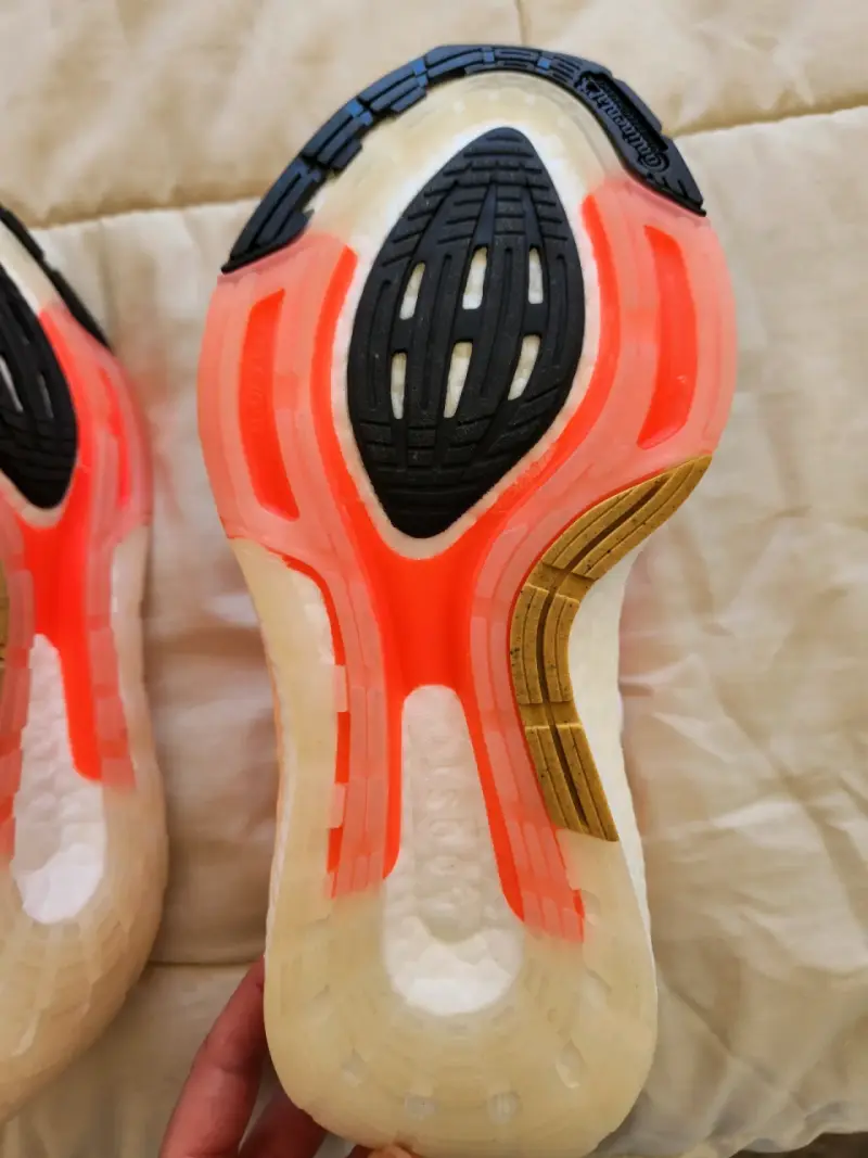 Zapatillas Adidas Ultraboost 22 Mujer Blancas y Naranjas - 4
