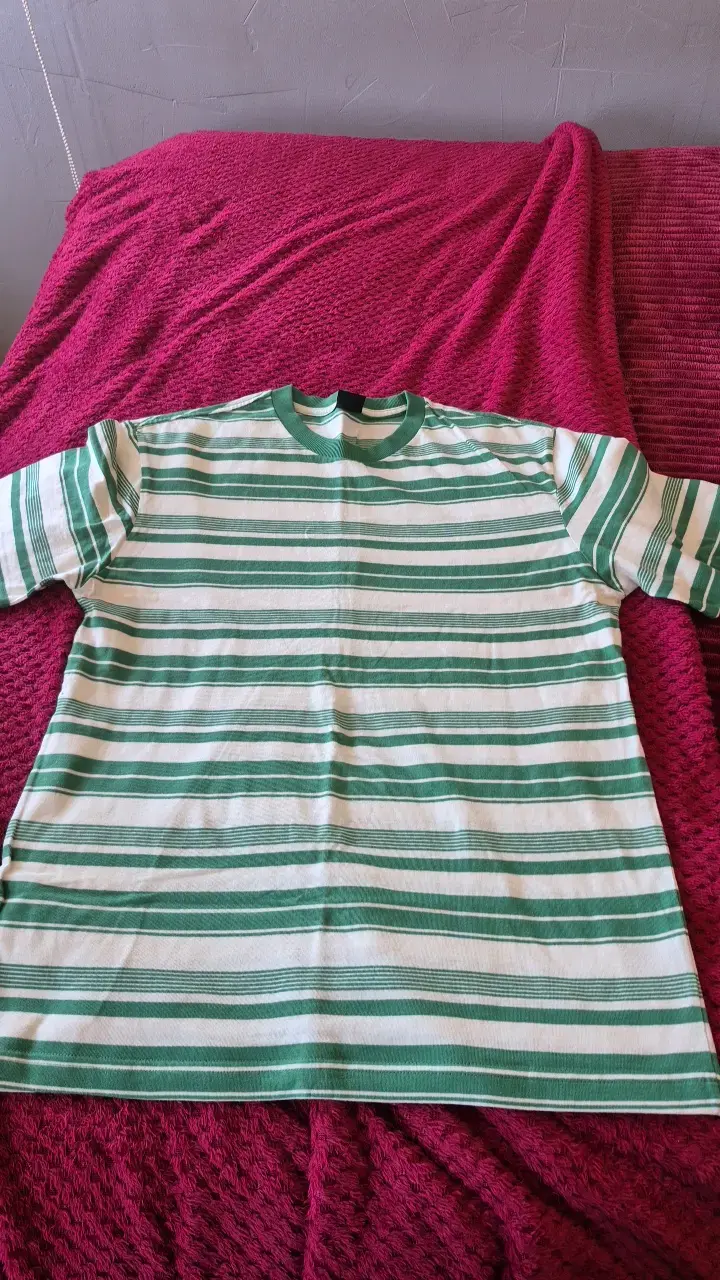Polera a rayas verde y blanca Loose Fit - 2