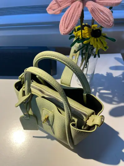 Cartera de mano verde claro elegante - miniatura 3