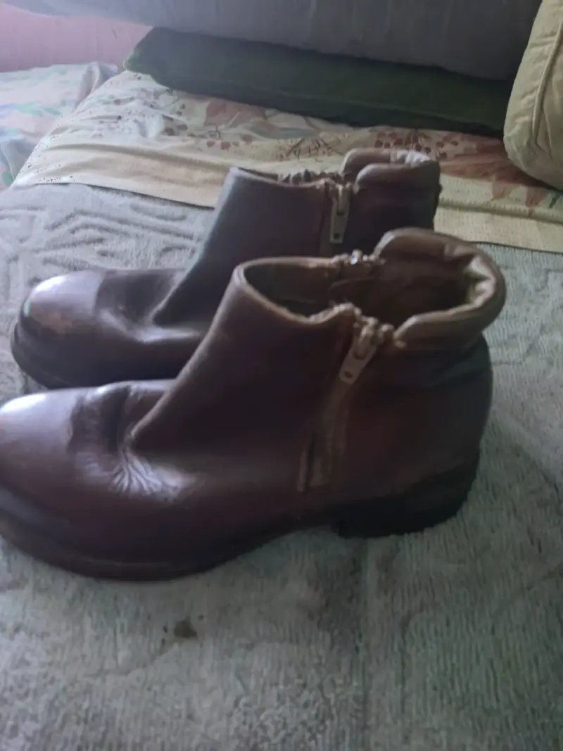 Botines de cuero marrón con cierre lateral - 1