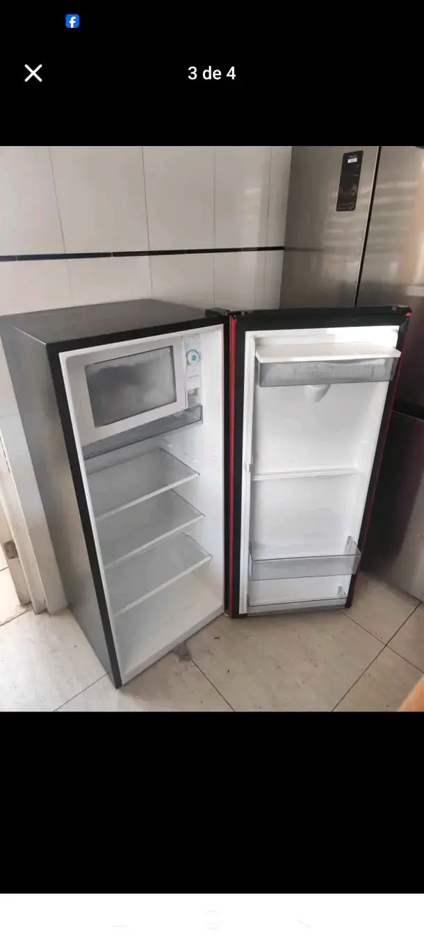 Refrigerador rojo con dispensador de agua - 2